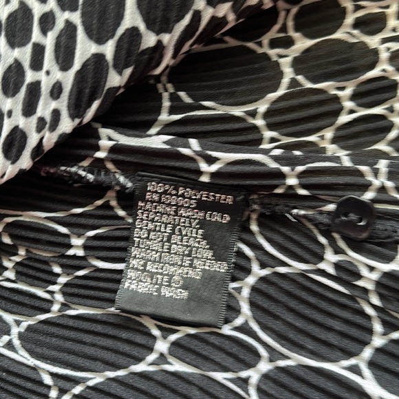 Essentials by Milano shirt - Picture 4 of 4